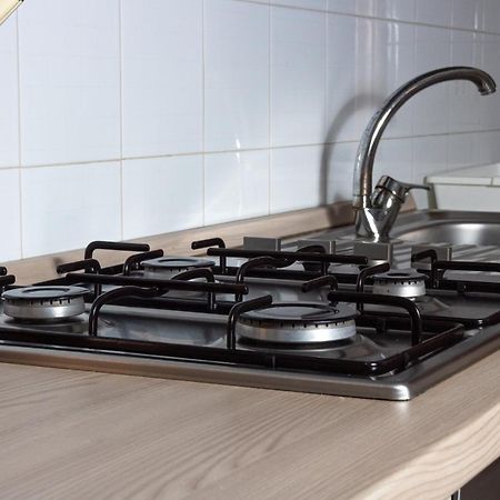 Fronte Mare Apartment Торе Сан Джовани Удженто Екстериор снимка