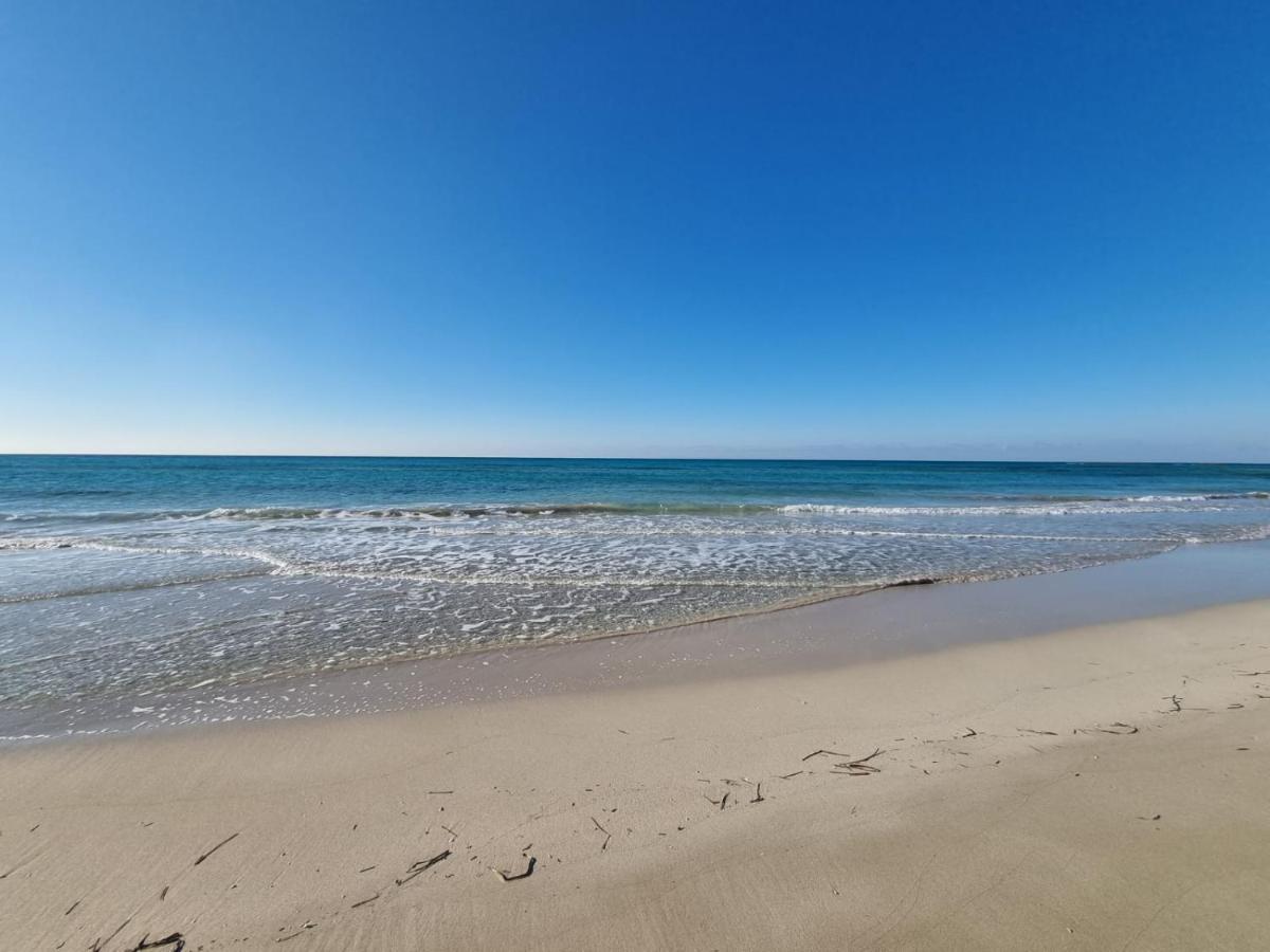 Fronte Mare Apartment Торе Сан Джовани Удженто Екстериор снимка
