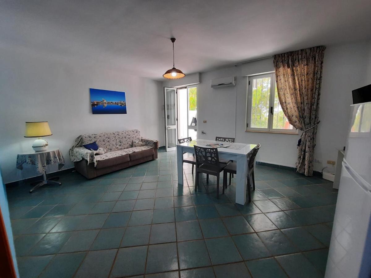 Fronte Mare Apartment Торе Сан Джовани Удженто Екстериор снимка