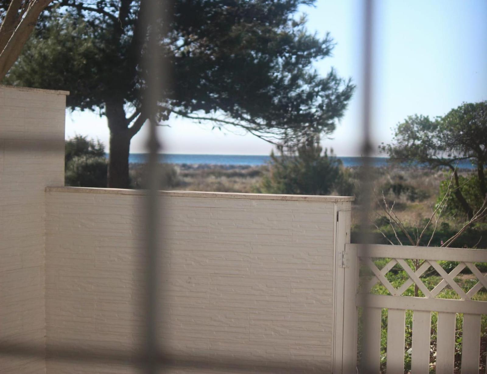 Fronte Mare Apartment Торе Сан Джовани Удженто Екстериор снимка