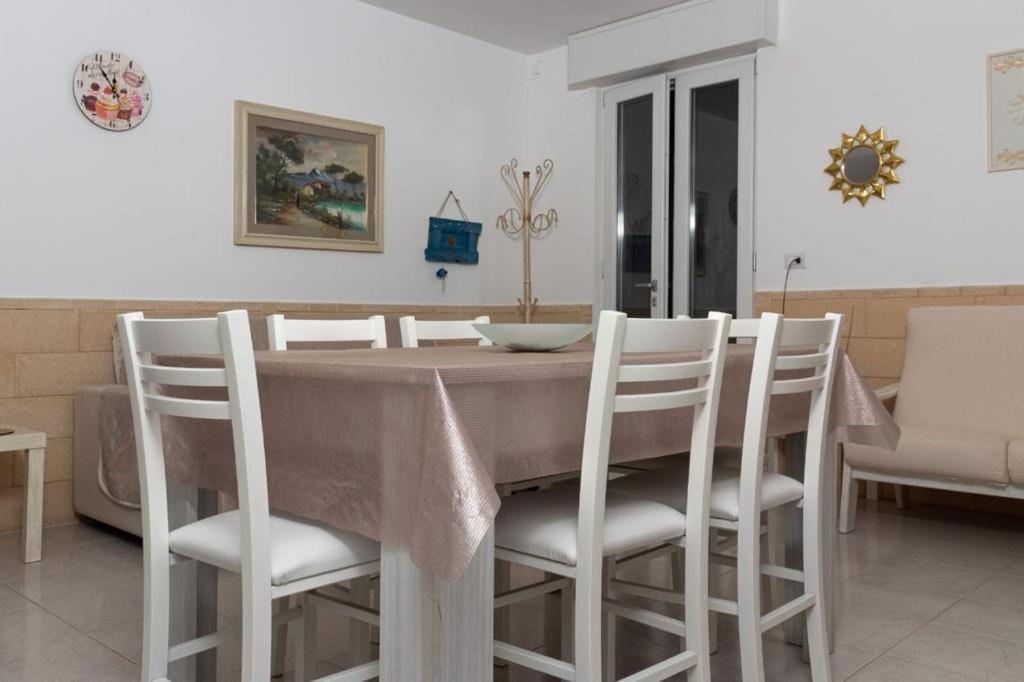 Fronte Mare Apartment Торе Сан Джовани Удженто Екстериор снимка